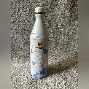 LOVESHACK FANCY X STANLEY Everylooming Rosettes All Day Slim Bottle 20oz
